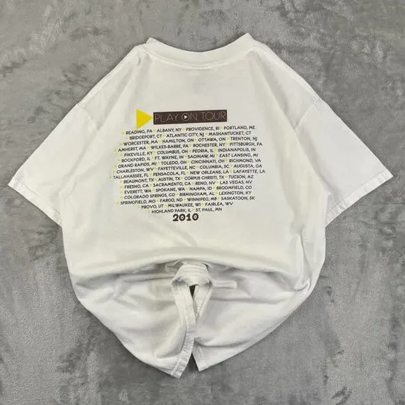 2010 Carrie Underwood Play On Tour White Graphic Music T-shirt Size Medium - Picture 2 of 8